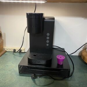 Keurig Black Coffee Maker with Kcup Storage Tray & Reusable Kcup